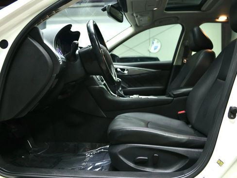 Used 2017 INFINITI Q50 2.0t w/ Moonroof Package RWD image 20