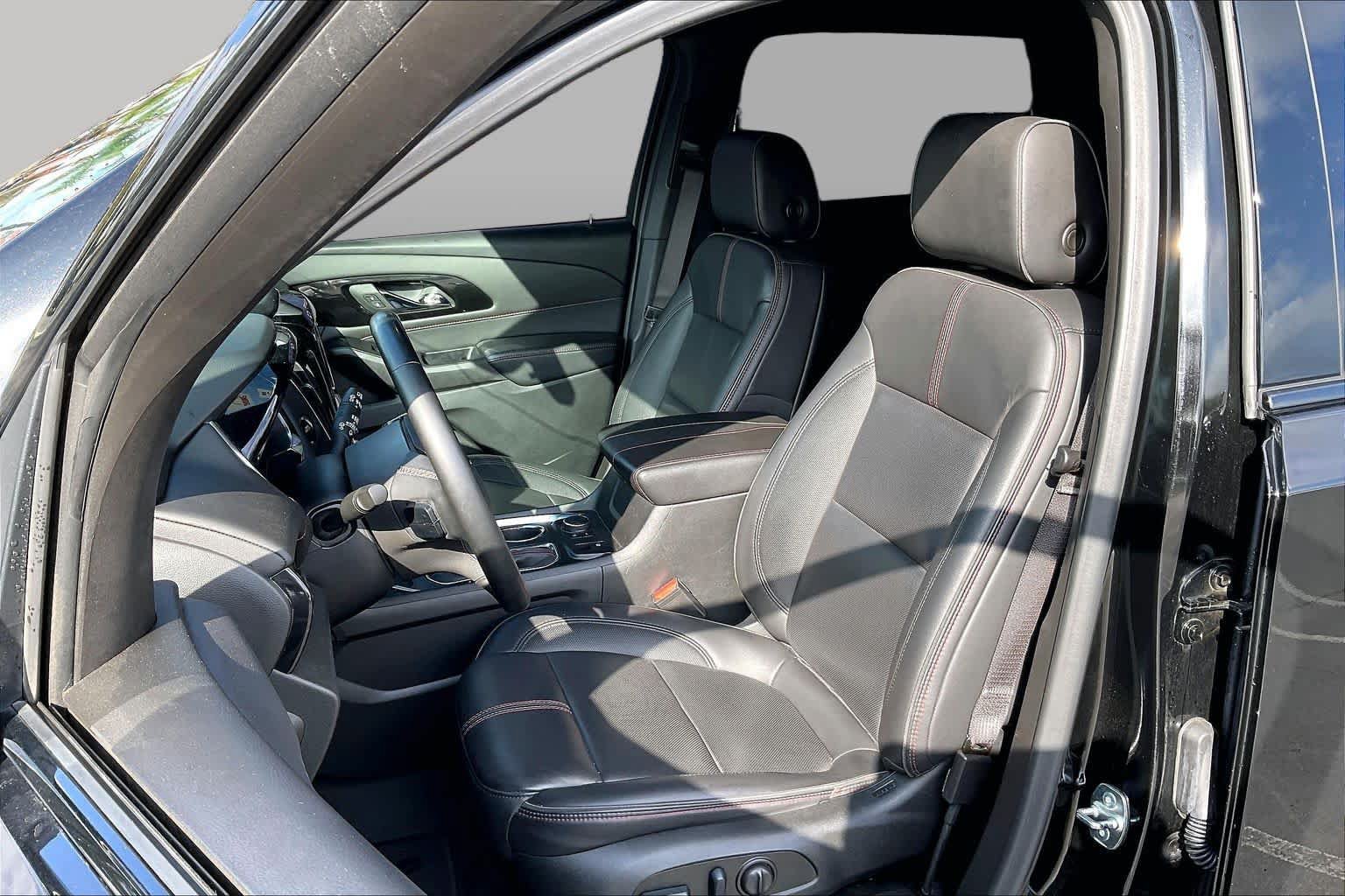 Used 2023 Chevrolet Traverse RS AWD/4WD image 7