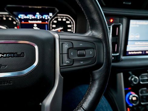 Used 2021 GMC Yukon XL Denali w/ Denali Premium Package image 37