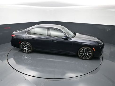 Used 2023 BMW 760i xDrive AWD/4WD image 19