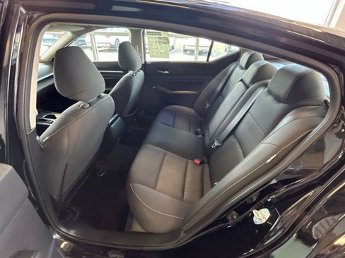 Used 2022 Nissan Altima 2.5 SV FWD image 12