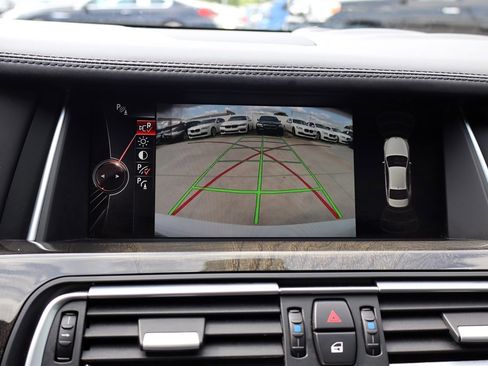 Used 2015 BMW 750Li xDrive AWD/4WD image 25