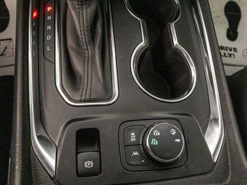 Used 2021 Chevrolet Traverse Premier w/ Redline Edition AWD/4WD image 22