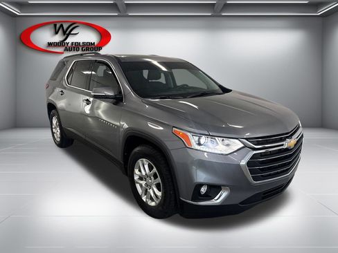 Used 2020 Chevrolet Traverse LT FWD image 3
