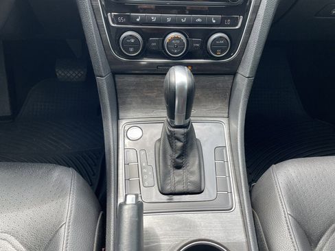 Used 2017 Volkswagen Passat 1.8T SE image 15