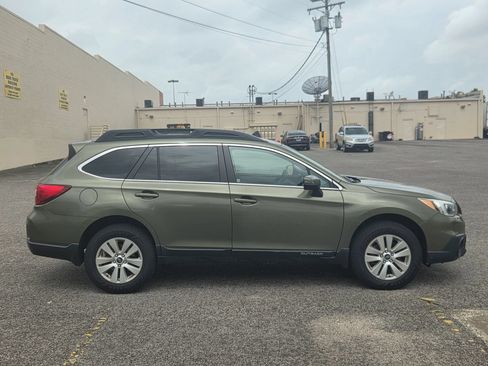 Used 2016 Subaru Outback 2.5i Premium AWD/4WD image 4
