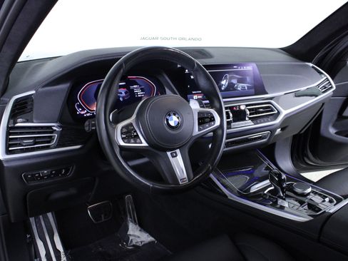 Used 2022 BMW X7 M50i image 24