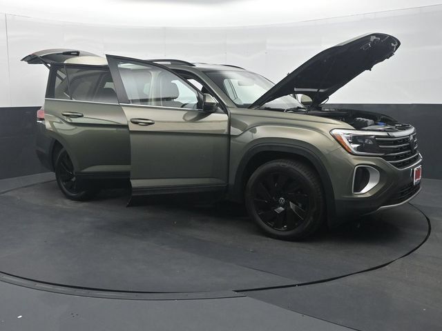 Used 2026 Volkswagen Atlas SE FWD image 35