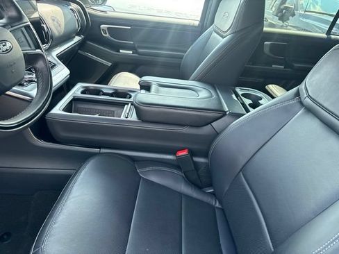Used 2025 Ford Expedition Platinum w/ Stealth Performance Package AWD/4WD image 8