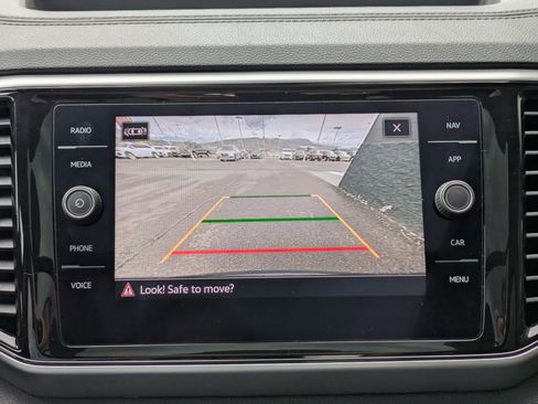 Used 2022 Volkswagen Atlas SEL Premium image 17