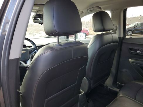 Used 2017 Chevrolet Trax LT w/ LT Convenience Package image 26