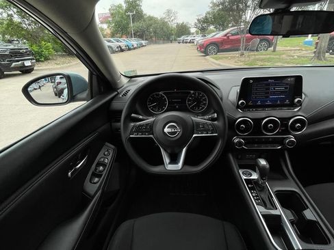 Used 2024 Nissan Sentra SV FWD image 12
