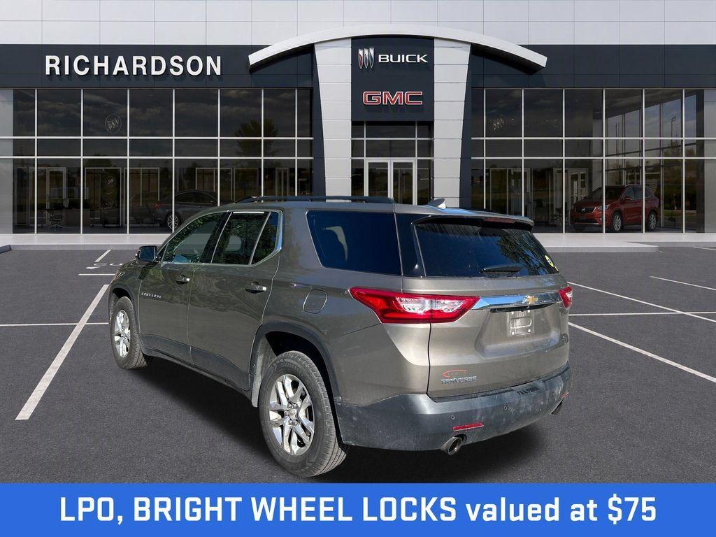 Used 2020 Chevrolet Traverse LT FWD image 3