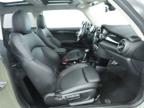 Used 2019 MINI Cooper S w/ Signature Upholstery Package image 20