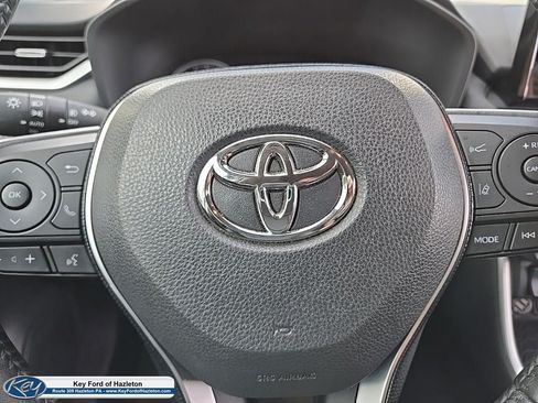 Used 2021 Toyota RAV4 XLE Premium AWD/4WD image 26