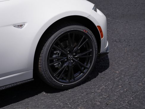 New 2026 MAZDA MX-5 Miata Club w/ Appearance Package RWD image 18