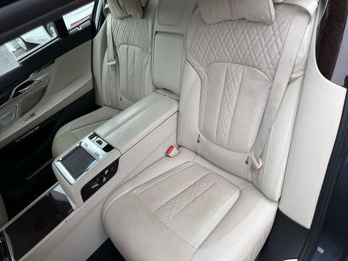 Used 2016 BMW 750i xDrive image 7