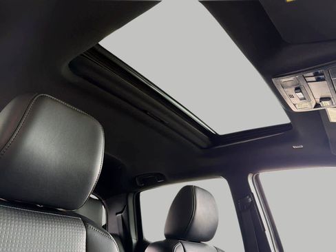 Used 2020 Toyota Tacoma TRD Sport w/ TRD Premium Sport Package image 18