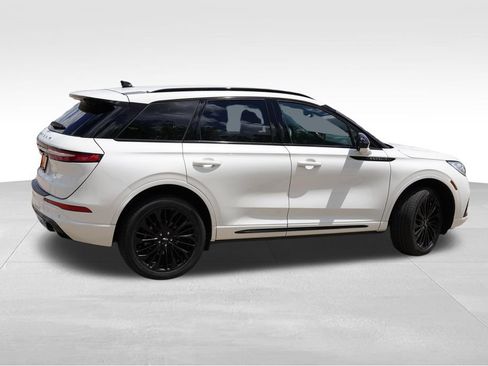 Used 2023 Lincoln Corsair Reserve w/ Jet Appearance Package AWD/4WD image 4