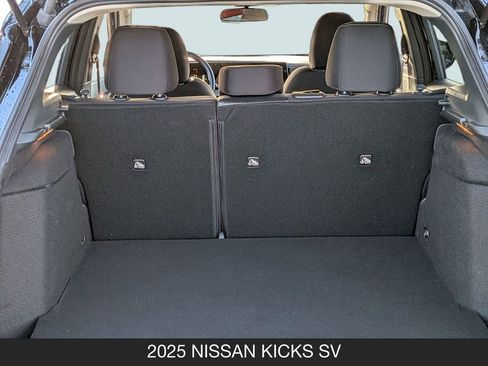 Used 2025 Nissan Kicks SV AWD/4WD image 21
