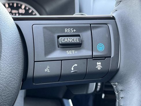 Used 2023 Nissan Rogue SL image 28