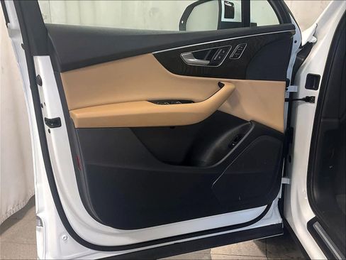 Used 2022 Audi Q7 3.0T Premium w/ Convenience Package image 9