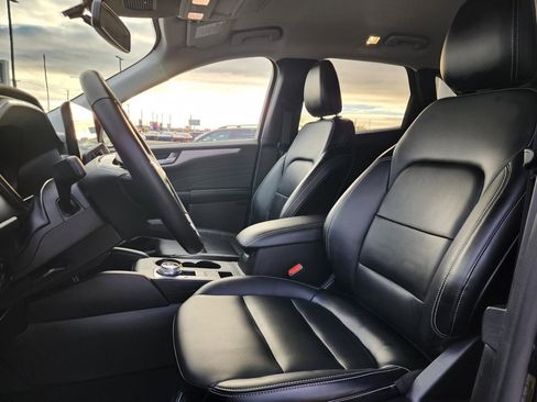 Used 2024 Ford Escape Platinum image 10