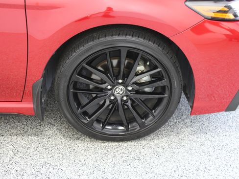 Used 2024 Toyota Camry XSE FWD image 5