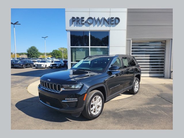 Used 2023 Jeep Grand Cherokee Limited AWD/4WD image 1