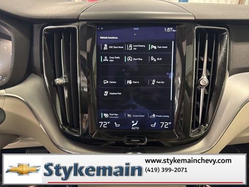 Used 2018 Volvo XC60 T6 Momentum w/ Convenience Package image 42