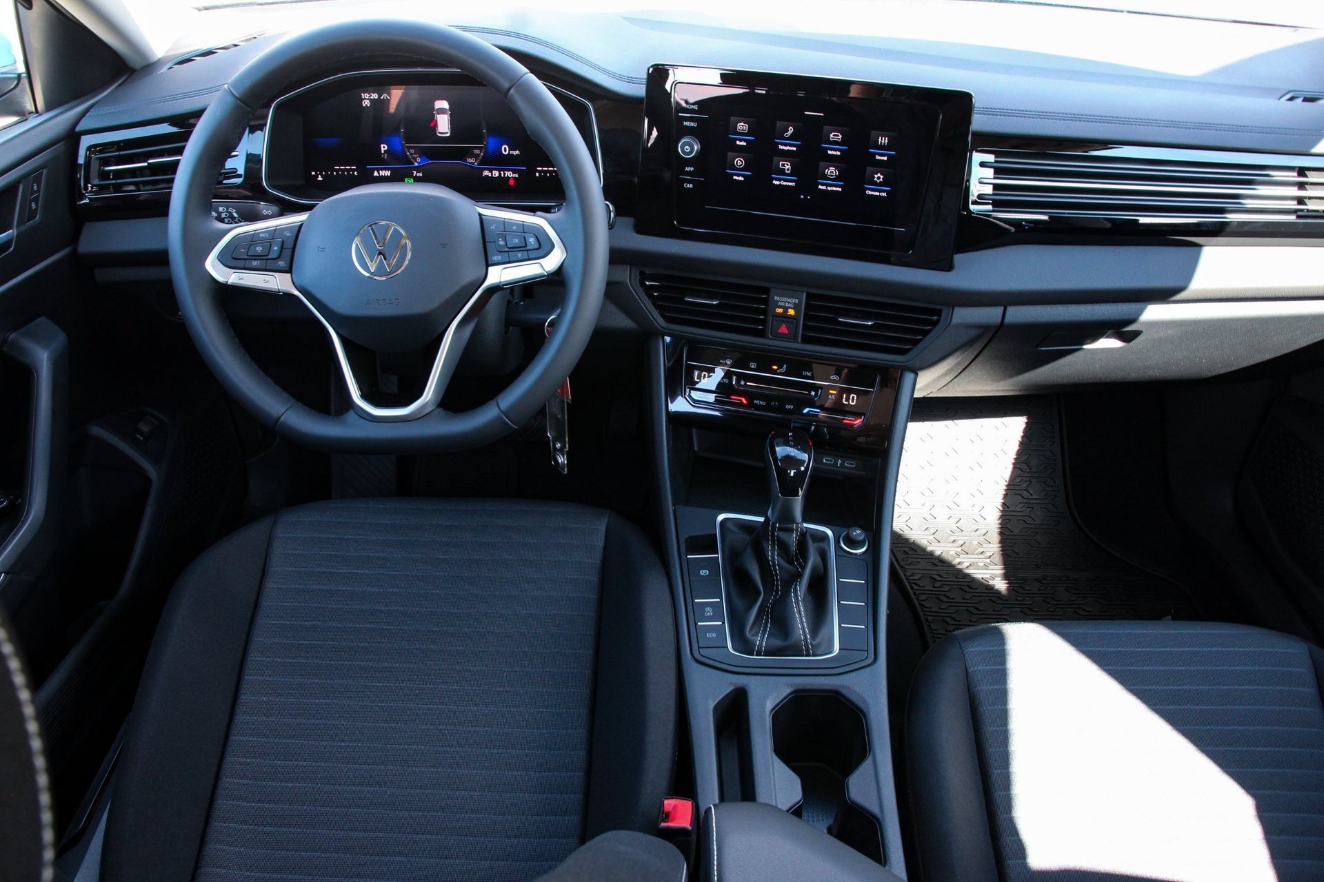 Certified 2026 Volkswagen Jetta SE FWD image 23