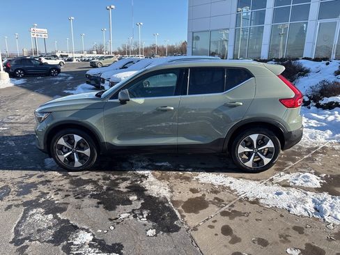 Certified 2025 Volvo XC40 B5 Plus image 10