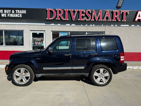 Used 2011 Jeep Liberty Sport image 6