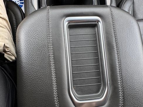 Used 2024 GMC Yukon Denali image 31