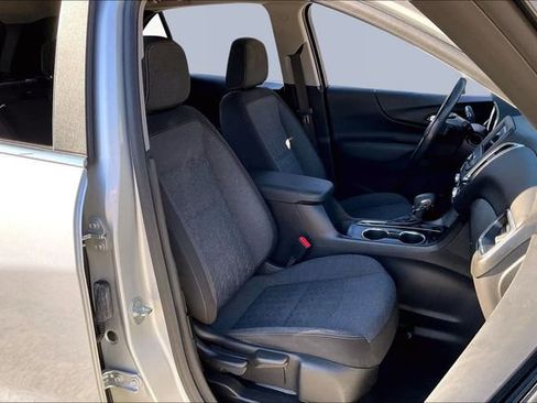 Used 2022 Chevrolet Equinox LT image 19