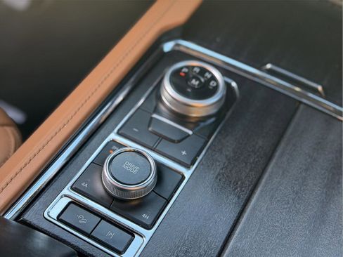 Used 2022 Ford Expedition Platinum image 19