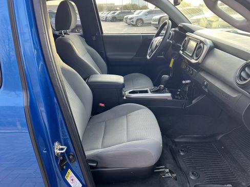 Used 2016 Toyota Tacoma SR5 w/ SR5 Appearance Package (SN) image 26