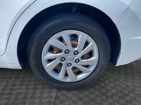 Used 2020 Hyundai Elantra SE w/ Cargo Package (C1) FWD image 31