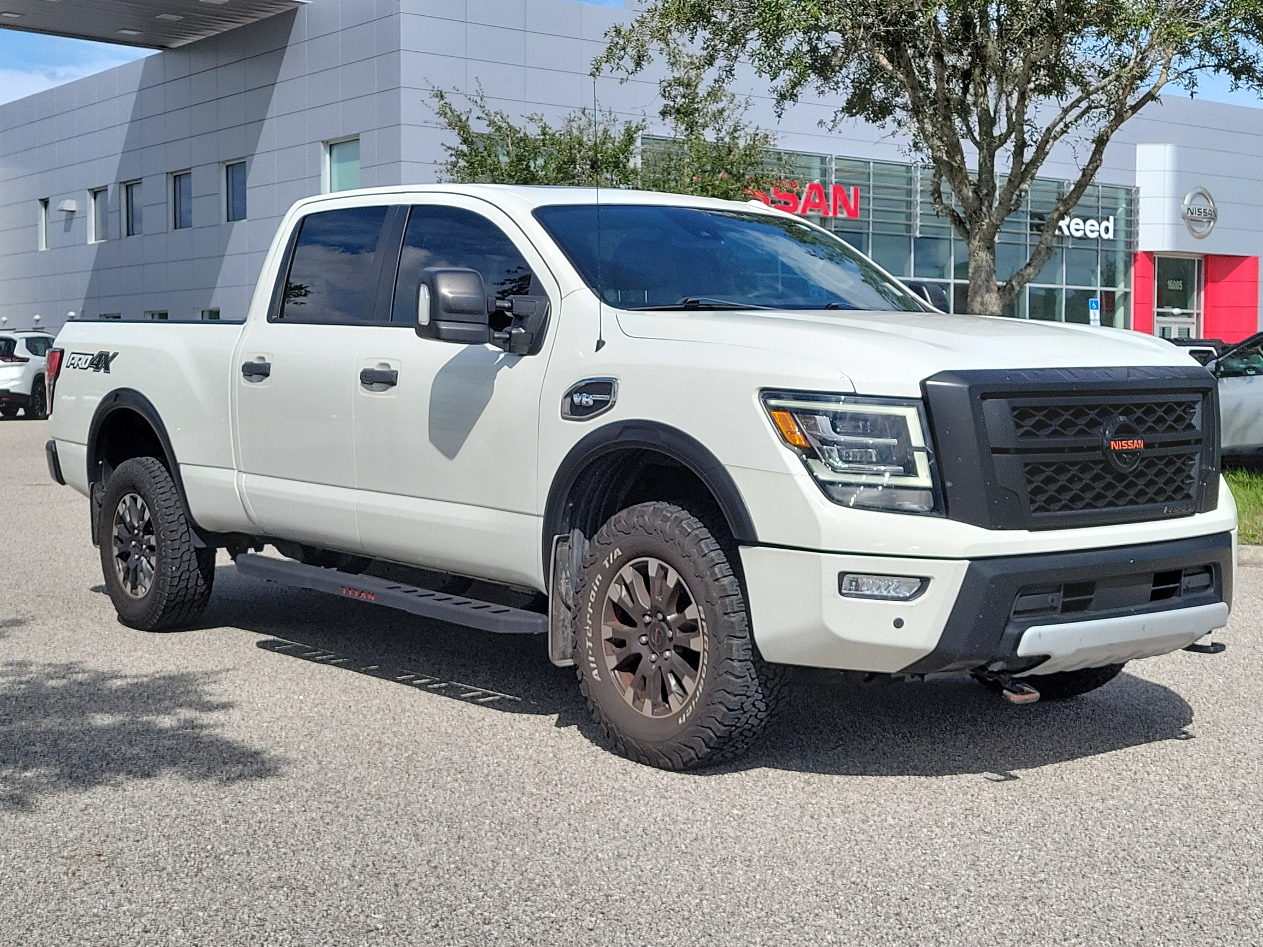 Used 2021 Nissan Titan PRO-4X w/ Pro-4x Convenience Package AWD/4WD image 3