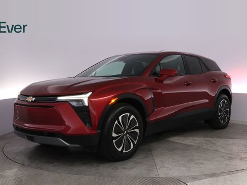 Used 2024 Chevrolet Blazer EV LT AWD/4WD image 2