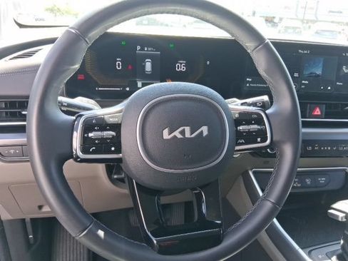 Used 2026 Kia Carnival FWD image 22
