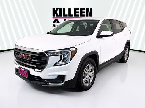 Used 2024 GMC Terrain SLE image 3