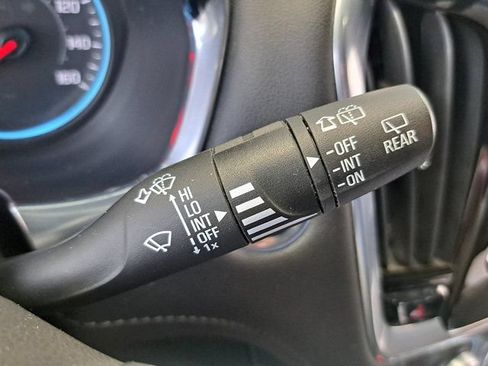 Used 2022 Chevrolet Traverse LT FWD image 11