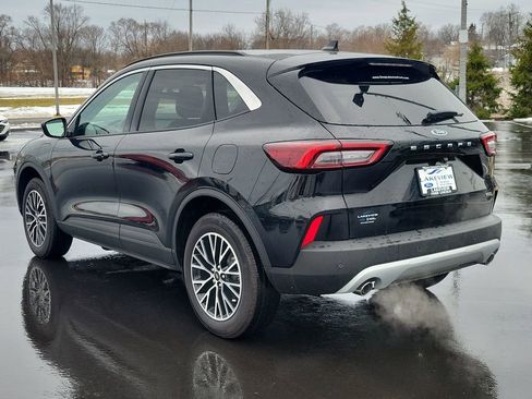 Used 2024 Ford Escape SE image 4