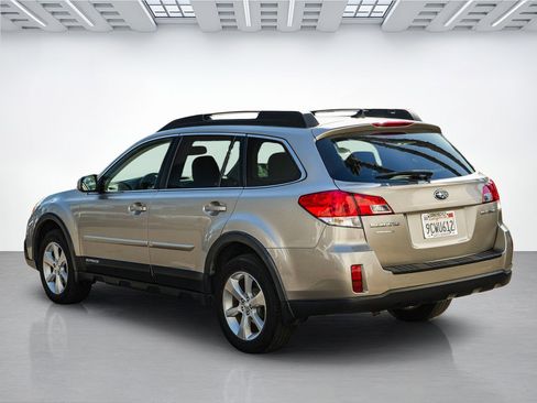 Used 2014 Subaru Outback 2.5i Limited w/ Accessory Value Package (OY1) AWD/4WD image 7
