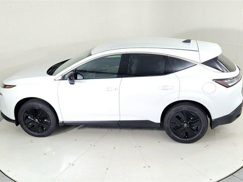 Used 2025 Nissan Murano SV image 38