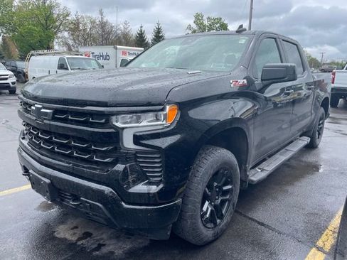 Used 2023 Chevrolet Silverado 1500 RST AWD/4WD image 2
