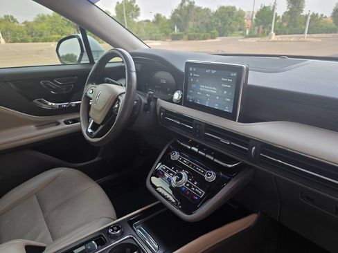 Used 2021 Lincoln Corsair Reserve FWD image 31