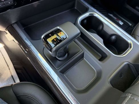 Certified 2024 Chevrolet Silverado 1500 LT Trail Boss w/ Convenience Package II AWD/4WD image 22