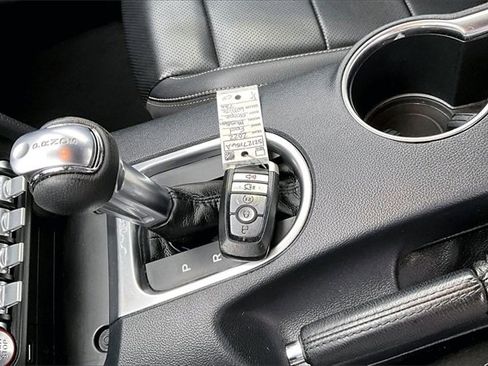 Used 2022 Ford Mustang Premium image 10